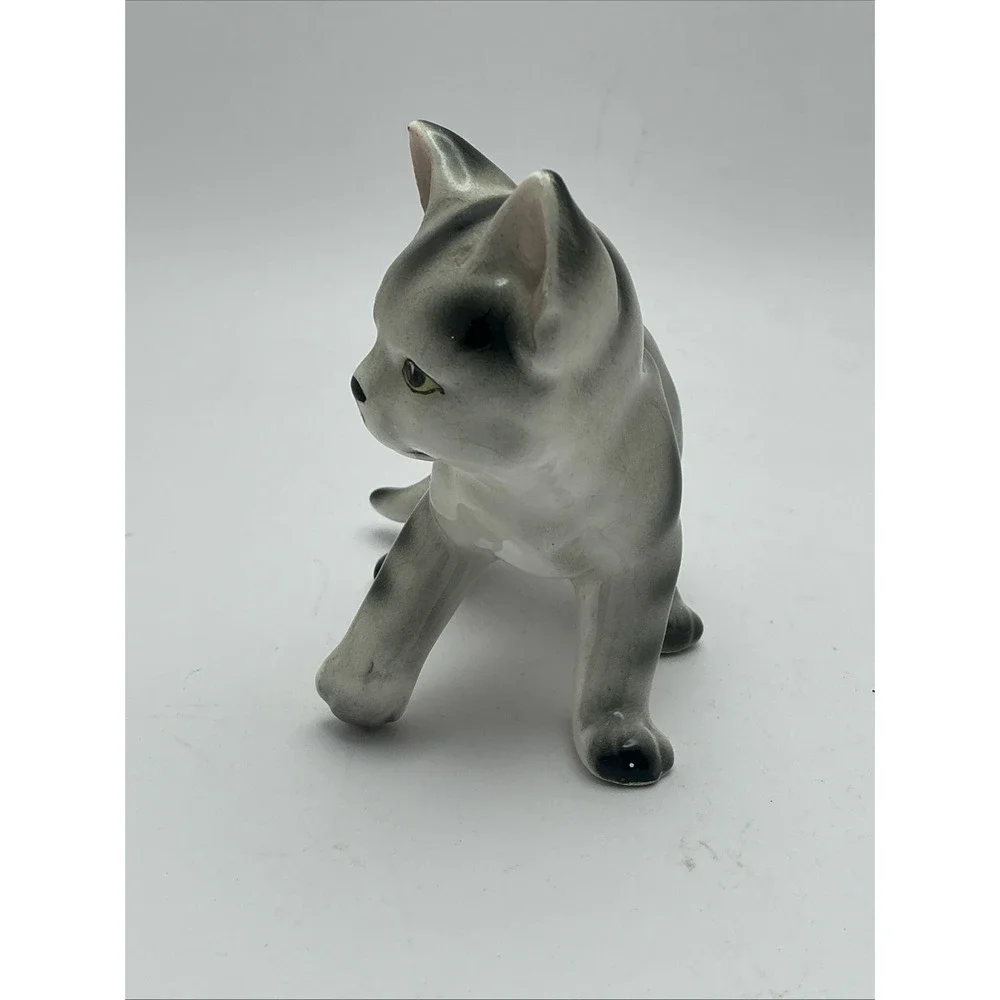 Vintage Japan CAT- Gray Tiger Striped Cat‎ Figurine